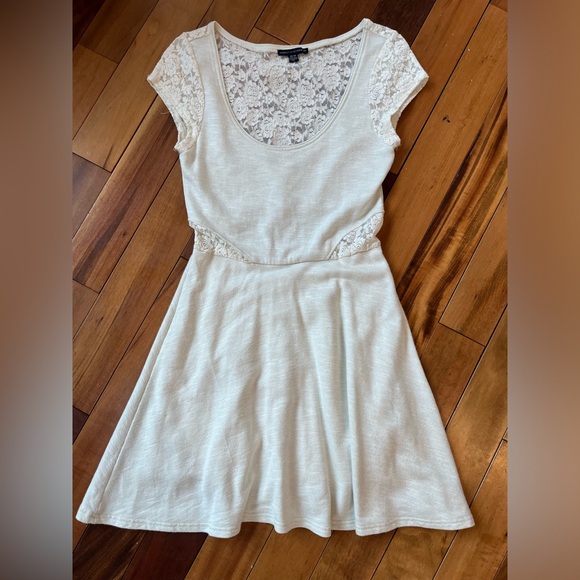 American Eagle Outfitters Dresses & Skirts - Elegant White Lace mini dress AEO